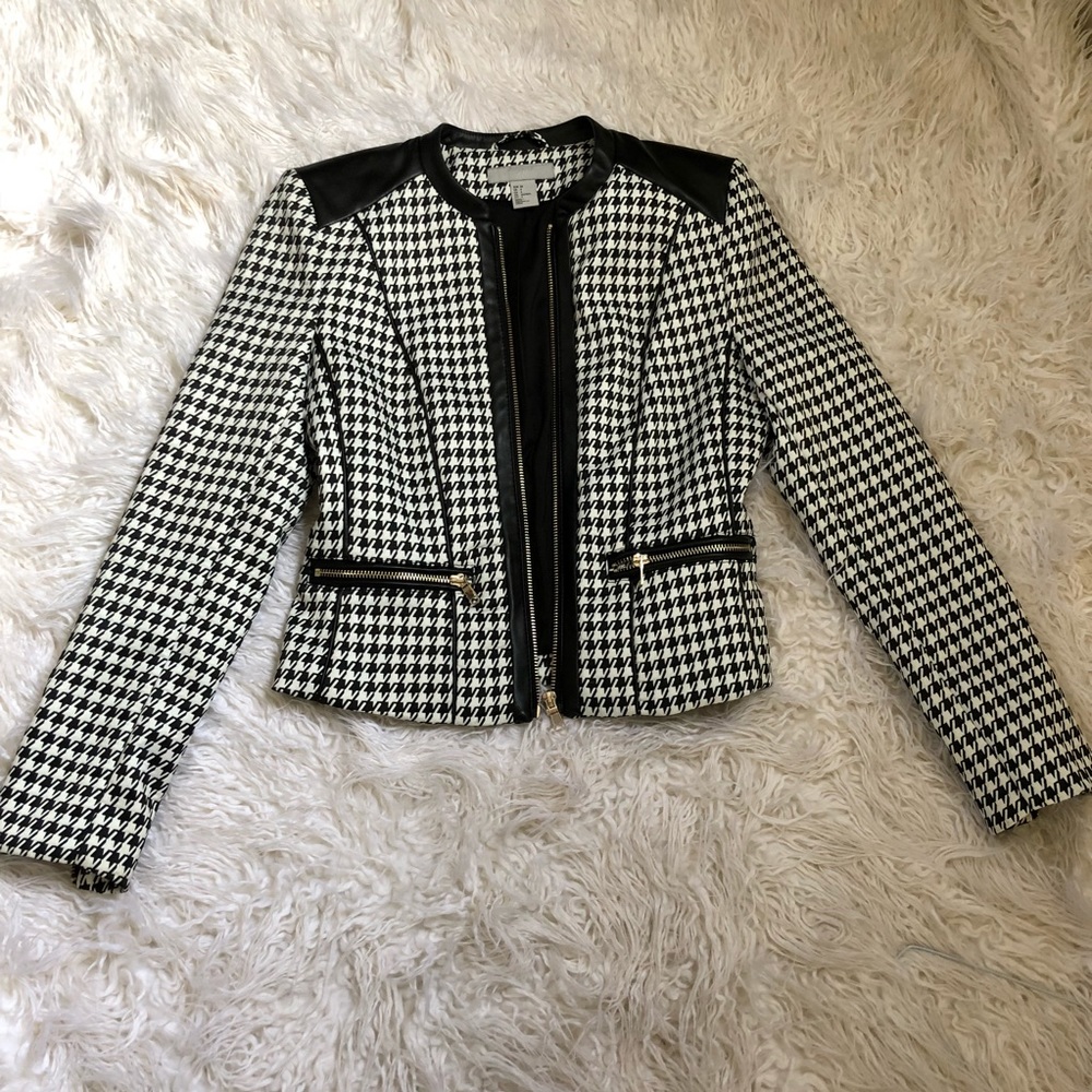 Fitted Timeless Black and White Houndstooth Jacket